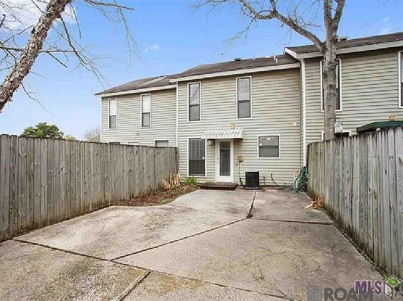 2 bed, 1320 sqft, $1,600 — Photo 2