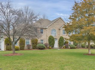 4 Rochon Ct, Montville, NJ 07045