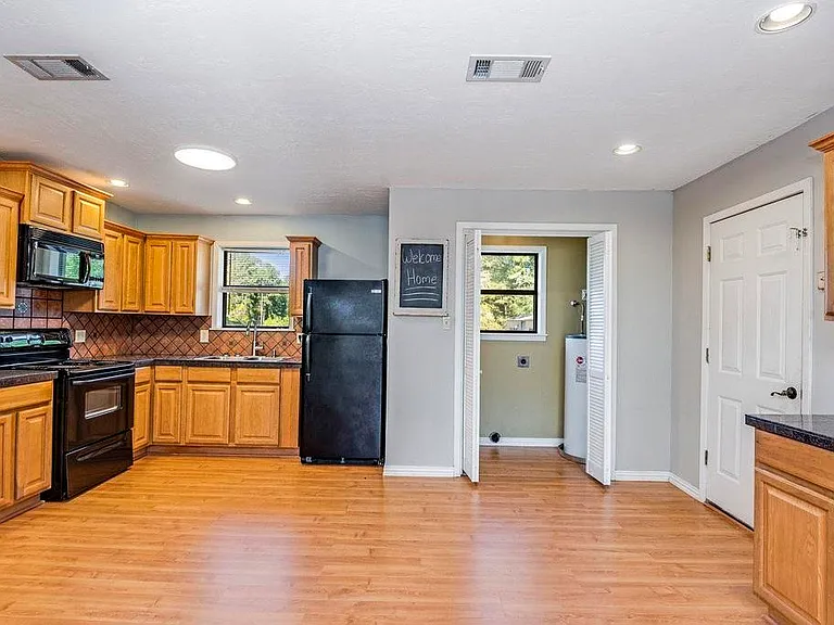 9438 FM 777 — Photo 6