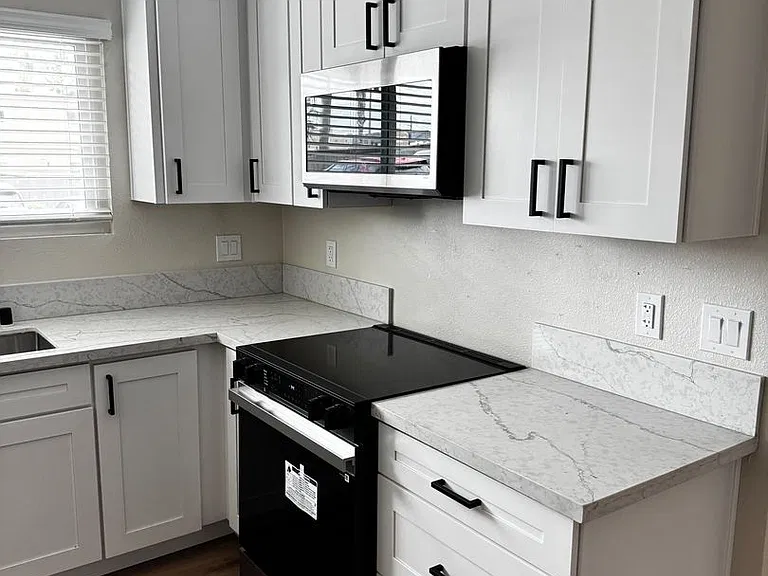 First St Manor Apartments — Photo 4