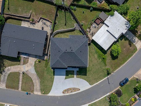 5th image of 26 Lefever Ln