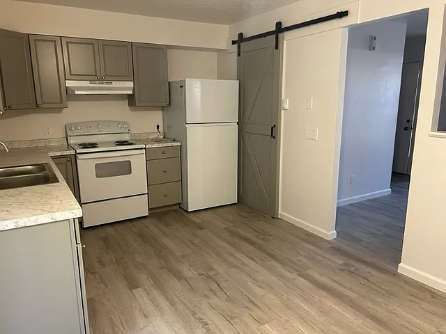 Plymouth Village Apartments — Photo 4