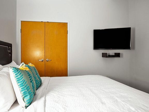 5th image of 60 N Illinois St #524