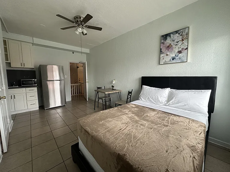 South Park Place Apartments — Photo 13