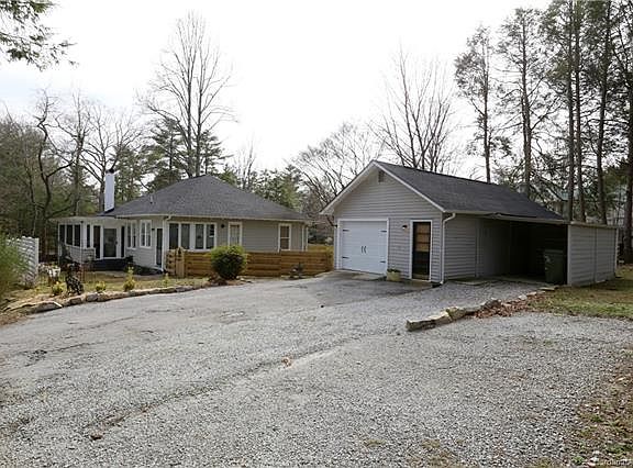 5th image of 919 Hillcrest St