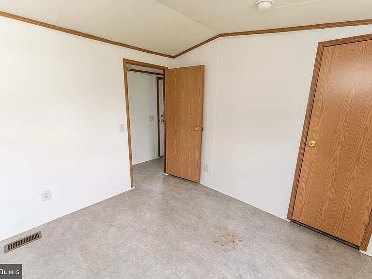 2350 Old Snow Hill Rd — Photo 38