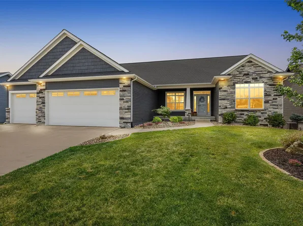 884 Archer Dr, Marion, IA 52302