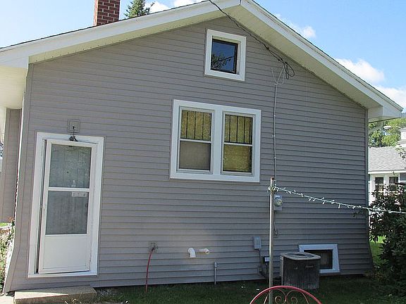 3rd image of 340 Surby Ave