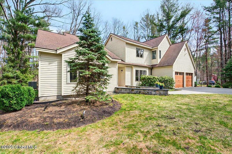 4th image of 14 Birch Hill Road
