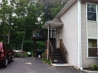 10 Kantrowitz Ln, Spring Valley, NY 10977