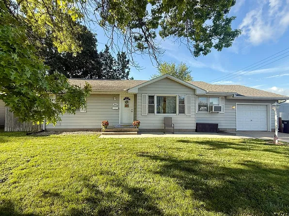 514 Cahill St, Arthur, IL 61911