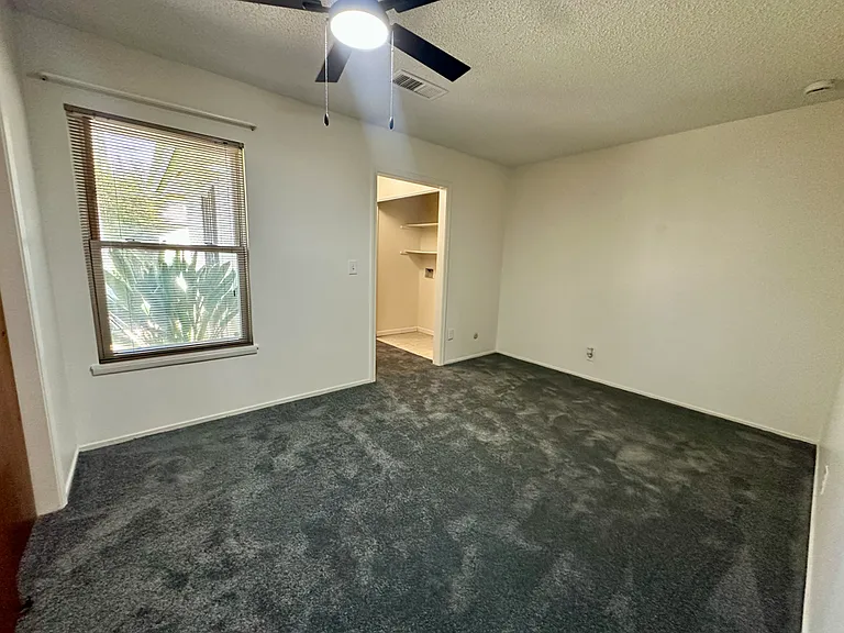 4063 N Sunnyside Ave — Photo 18