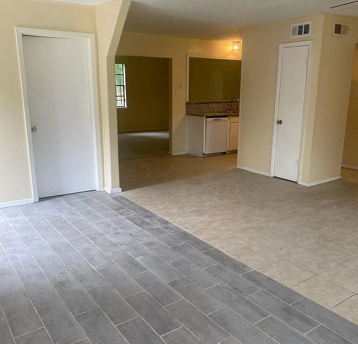 4 bed, 1437 sqft, $1,500 — Photo 3