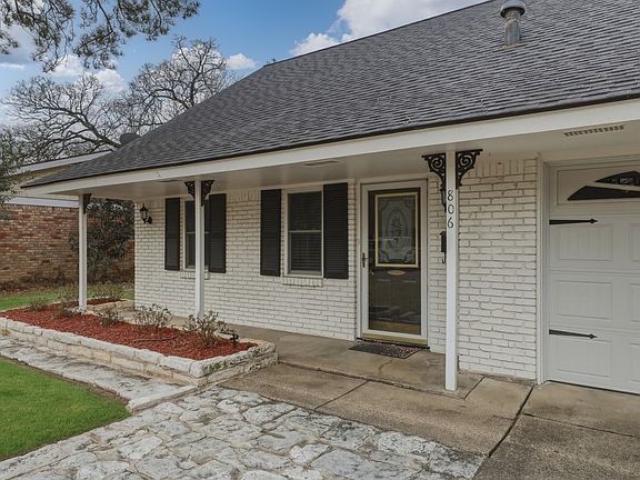 5th image of 806 Waggoner Dr