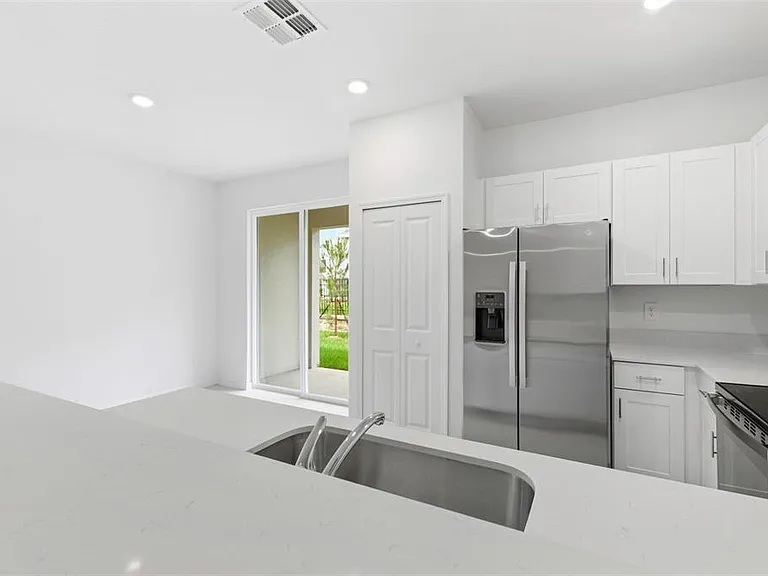 9851 Feaster Dr — Photo 18