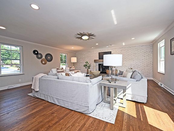 4th image of 7418 Briarpatch Ln