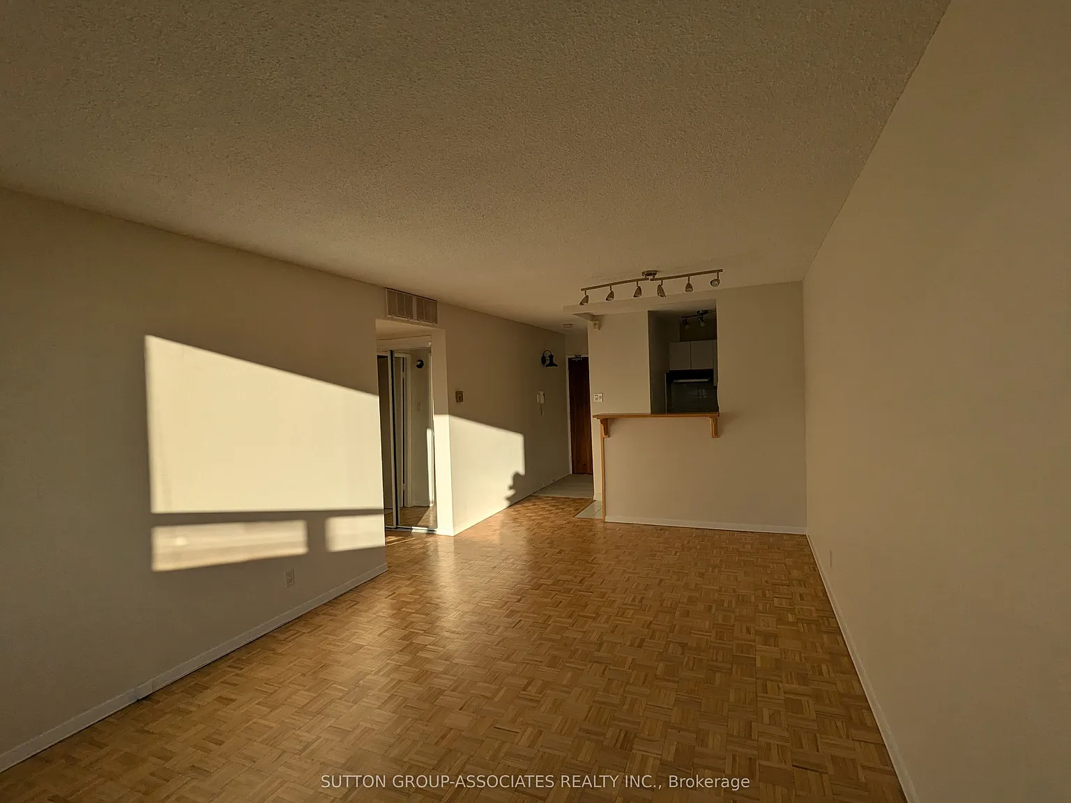 1 bed, $2,300 — Photo 4