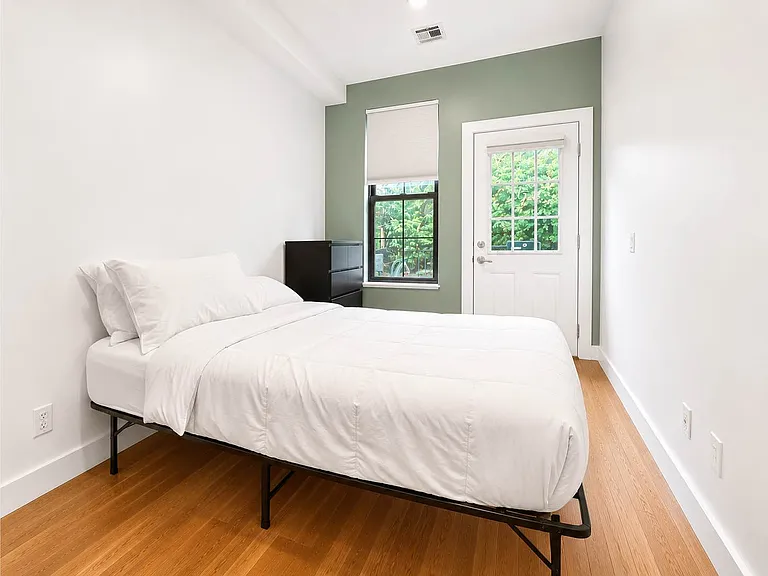 296 Powers St #1B — Photo 4
