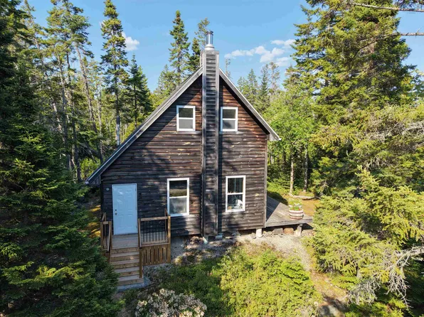 36 Saddle Island Rd, Chester, NS B0J 1T0
