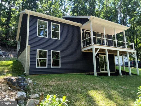 415 Mountain Dew Ln, Harpers Ferry, WV 25425