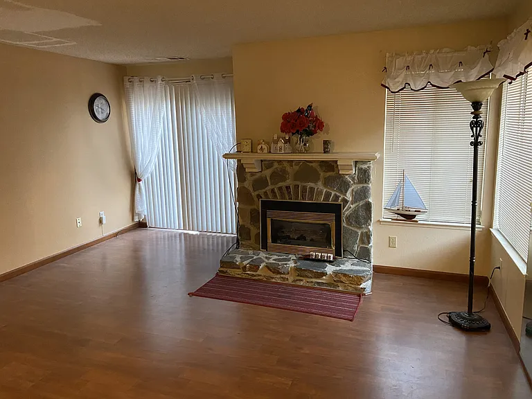 251 Seawind Dr — Photo 9