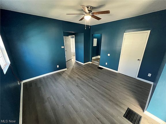 3rd image of 1144 Moxahala Ave