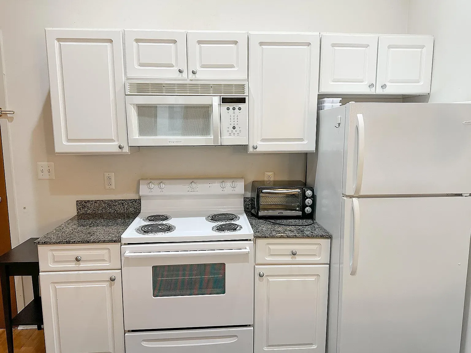 1 bed, 566 sqft, $1,950 — Photo 4