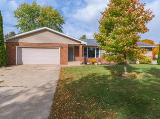 111 Babette Dr, Lexington, IL 61753
