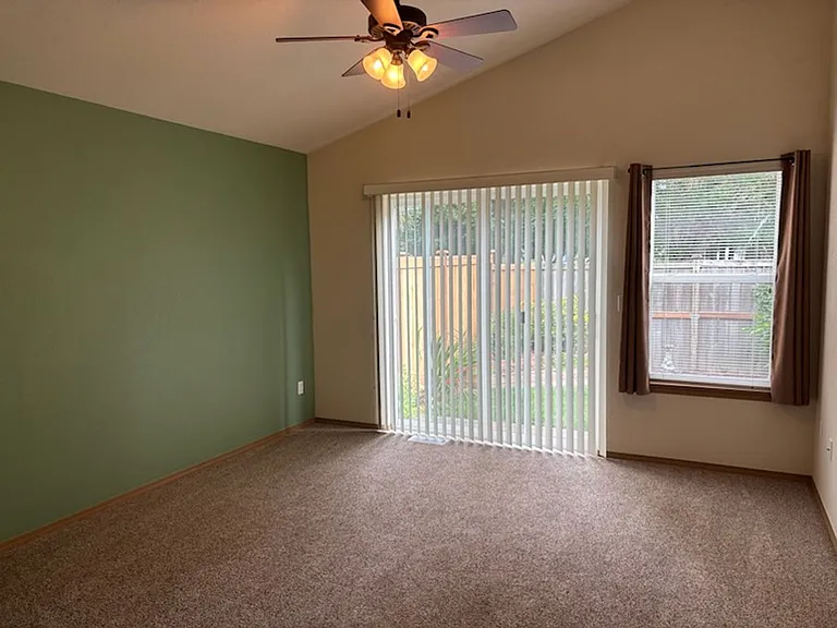 8048 Andover Ln SE — Photo 9