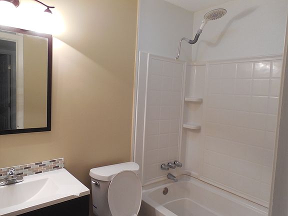 5th image of 369 Barkwood Cir