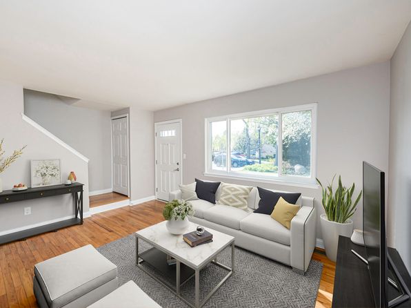 3192 Williamsburg Rd, Ann Arbor, MI 48108