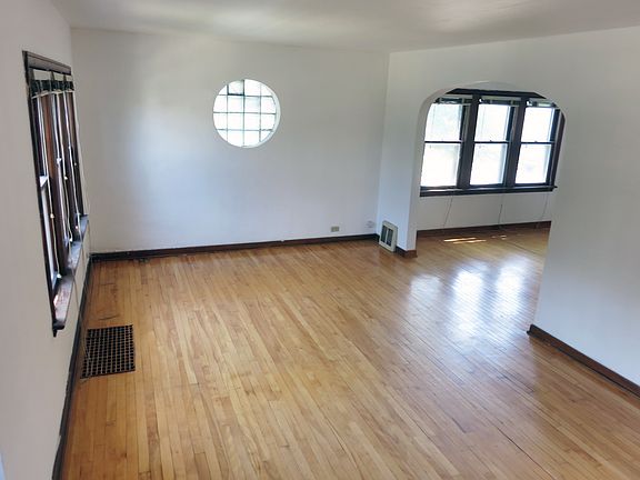 4th image of 1646 S 56th Ct