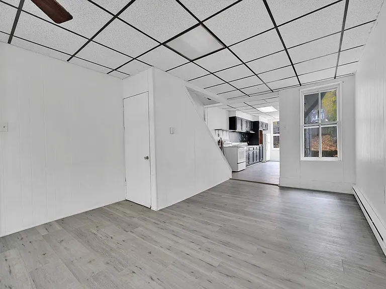 1323 W Norwegian St — Photo 9