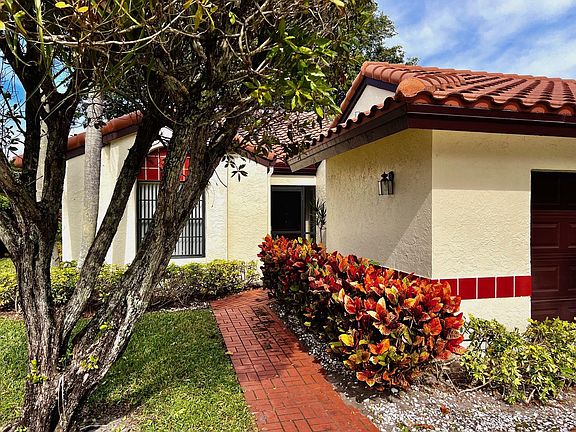 4th image of 5431 Palm Springs Lane #A