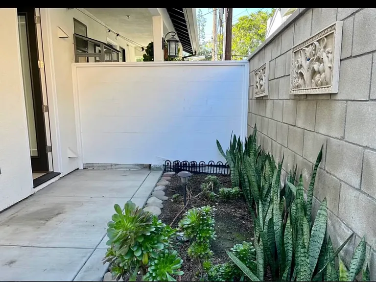 Holt Dr — Photo 5
