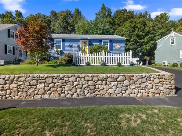 35 Parsons Hill Dr, Worcester, MA 01603