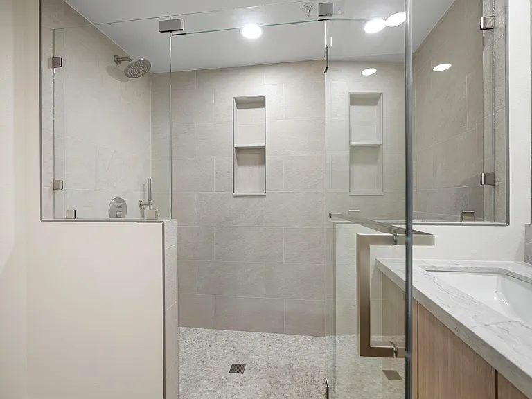 1114 Campbell St #206 — Photo 10