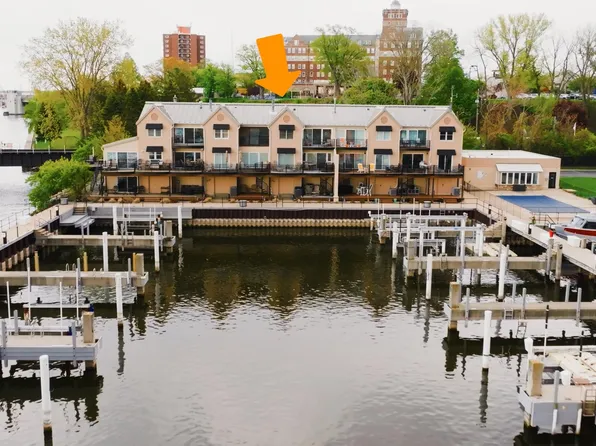 306 Water St, Saint Joseph, MI 49085