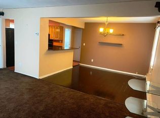325 Beach 46 St, Far Rockaway, NY 11691