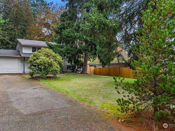 2nd image of 3014 Impala Drive SE