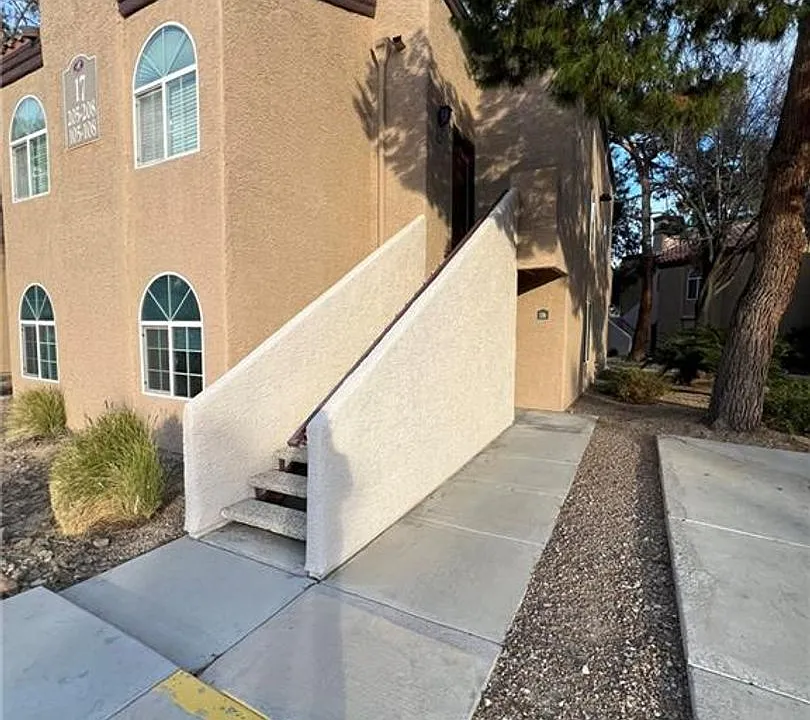 9325 W Desert Inn Rd #206