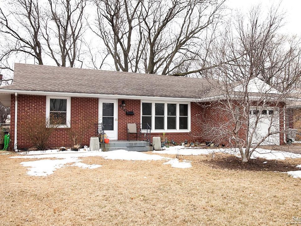 1st image of 914 E Claflin Ave