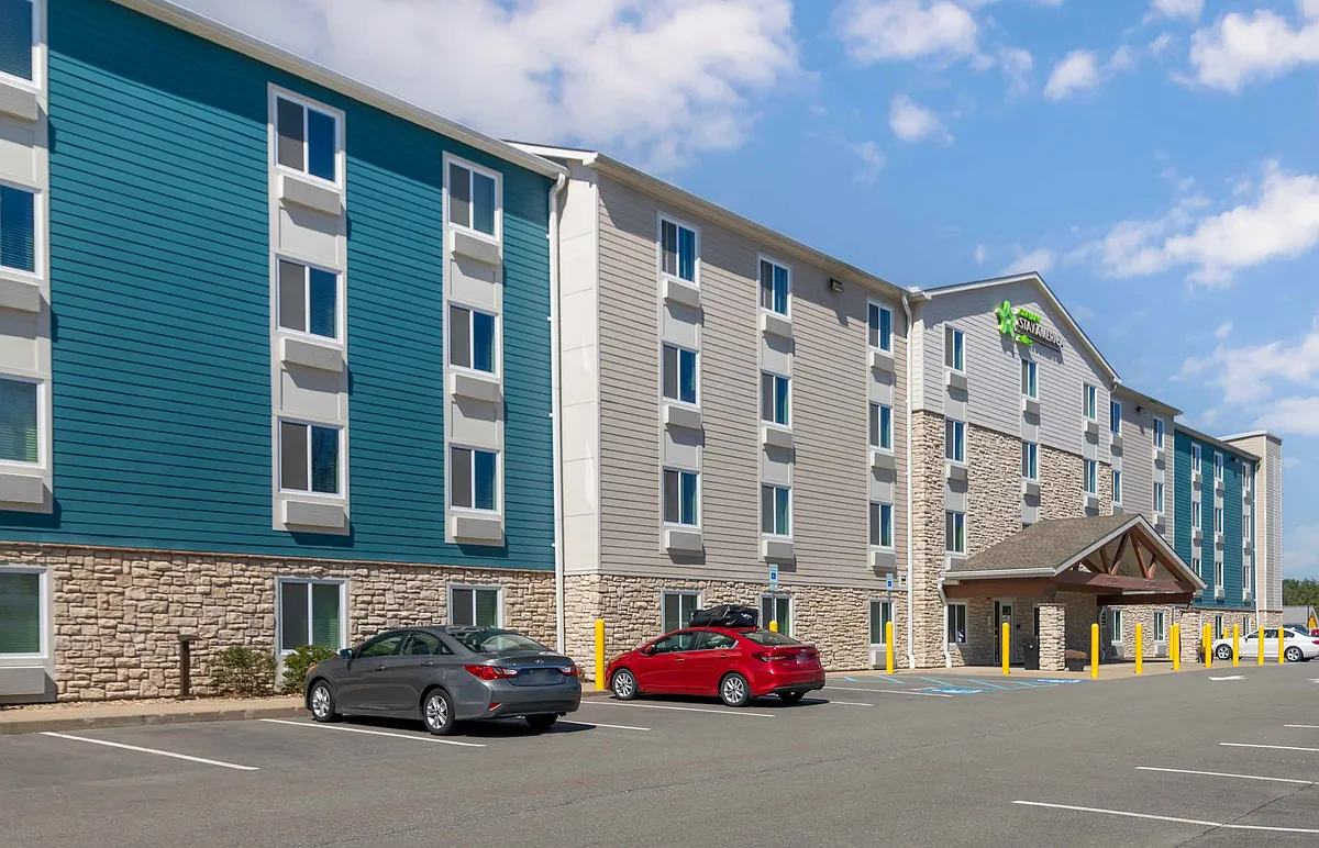 Photo 1 of 31 - Nashua - Merrimack - Merrimack, NH Exterior - Nashua - Merrimack