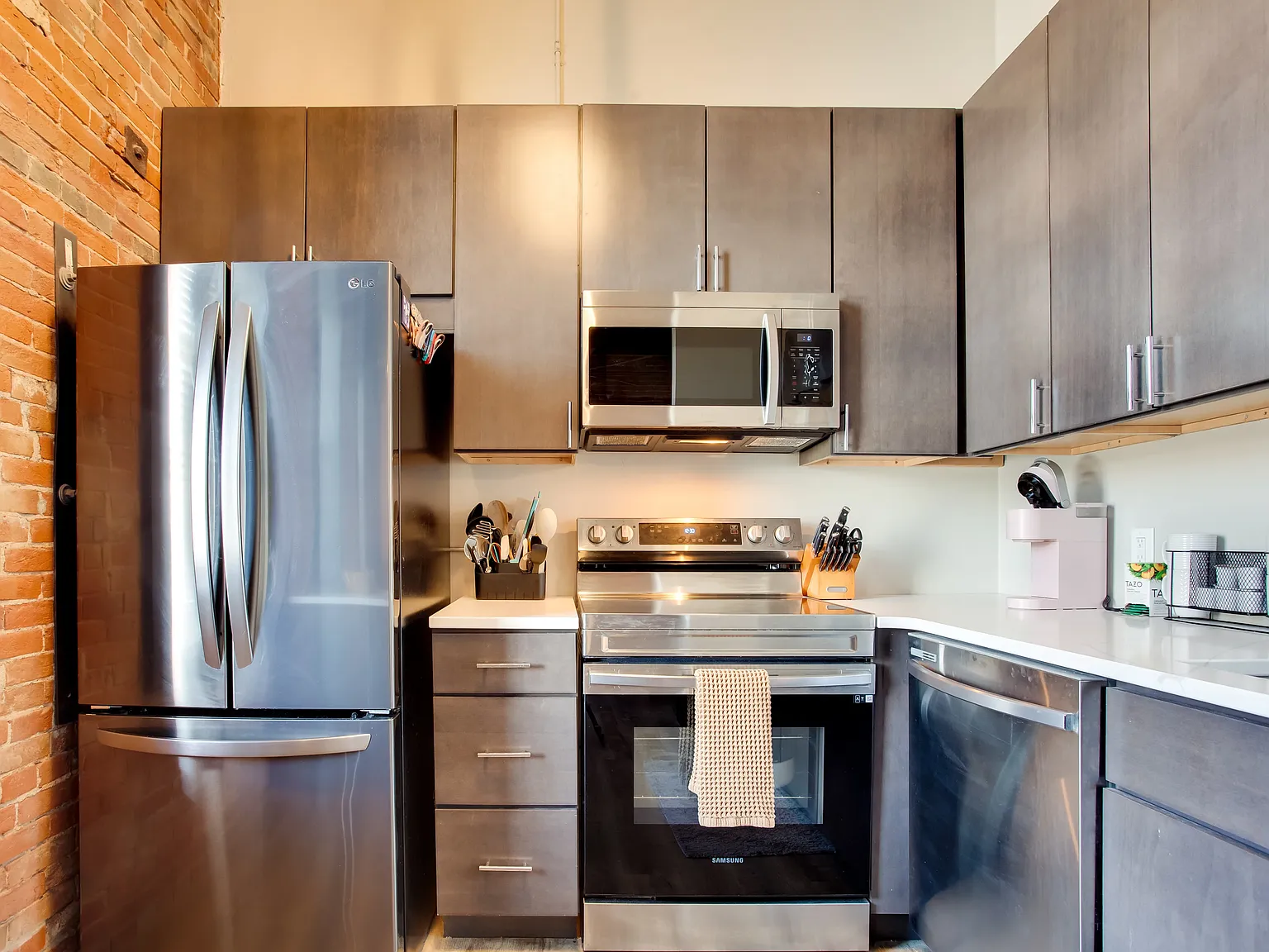 Studio, 750 sqft, $1,850 — Photo 4