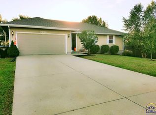 2732 SW Indian Hills Rd, Topeka, KS 66614