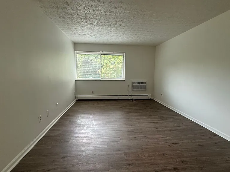 Two-Bedroom Apartments Available at Echo Pointe — Photo 4