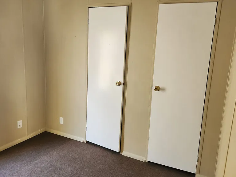 910 W Maxanna Blvd — Photo 13