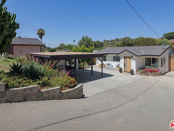 4th image of 3741 Harriman Ave