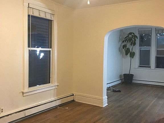 2nd image of 2525 N Maplewood Ave #1