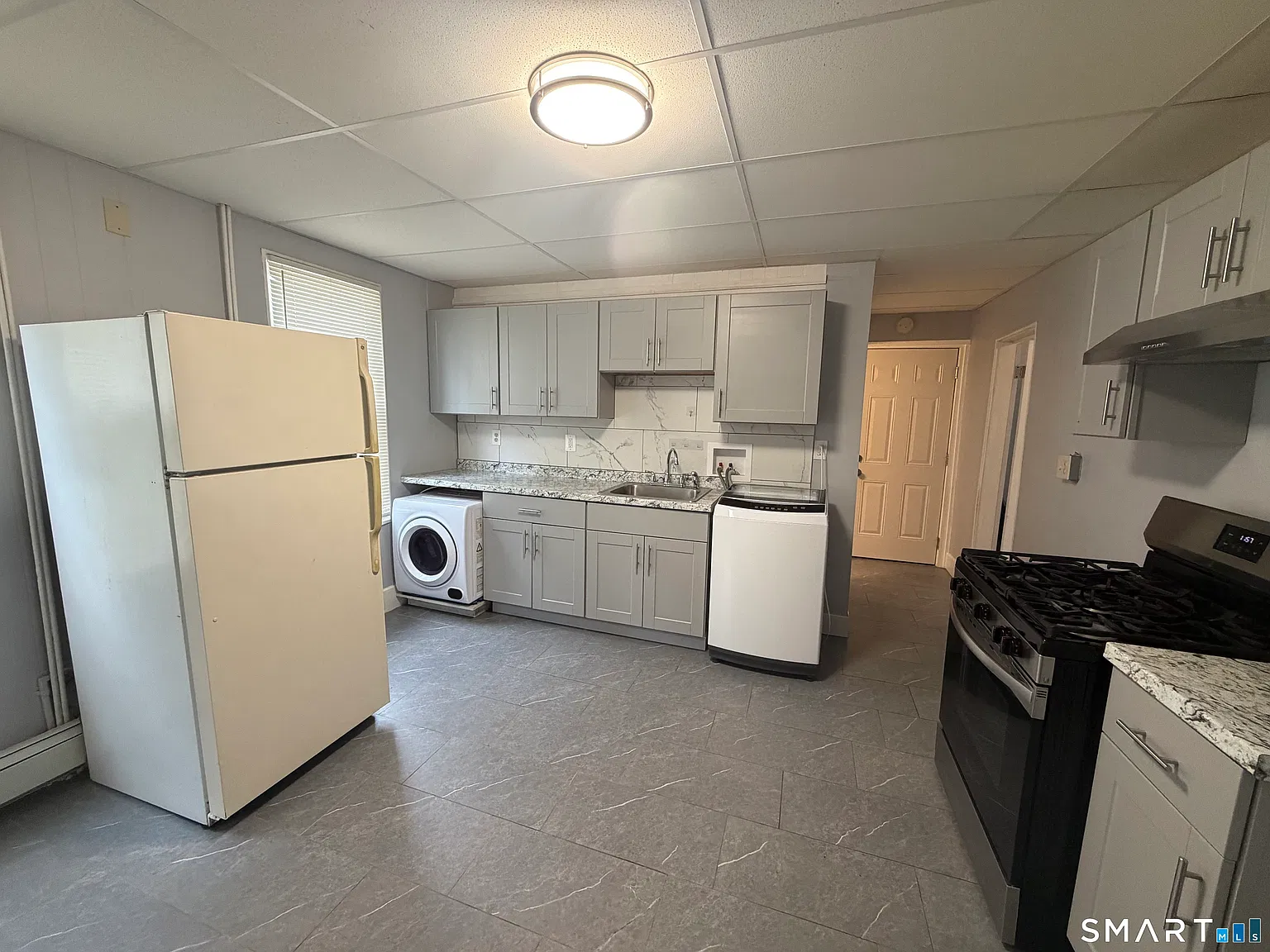 2 bed, 1.0 bath, 1100 sqft, $1,500 — Photo 2